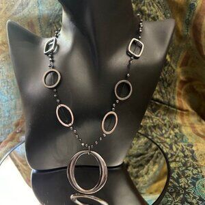 Silver tone necklace